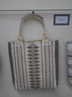 スウェーデン刺しゅうのバッグ
(30×30) 青山康江